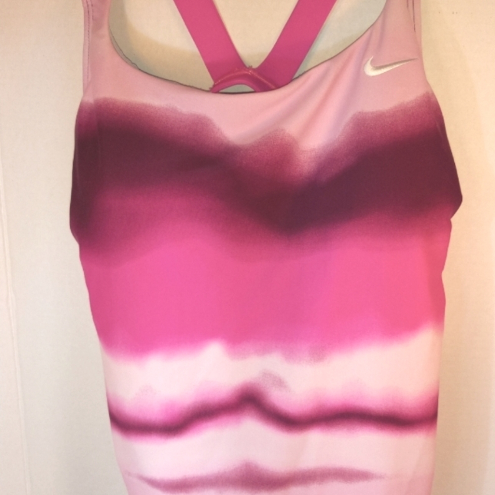 Nike hombre pink sports tank